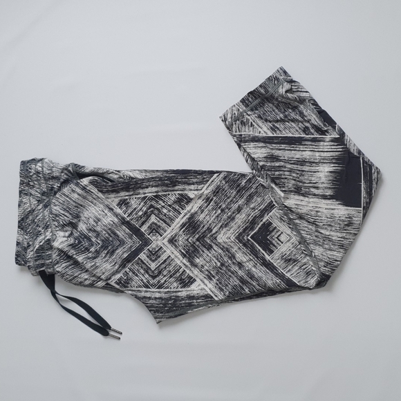 Lululemon 4 Jet Crop Heat Wave Track Pant - Picture 4 of 10